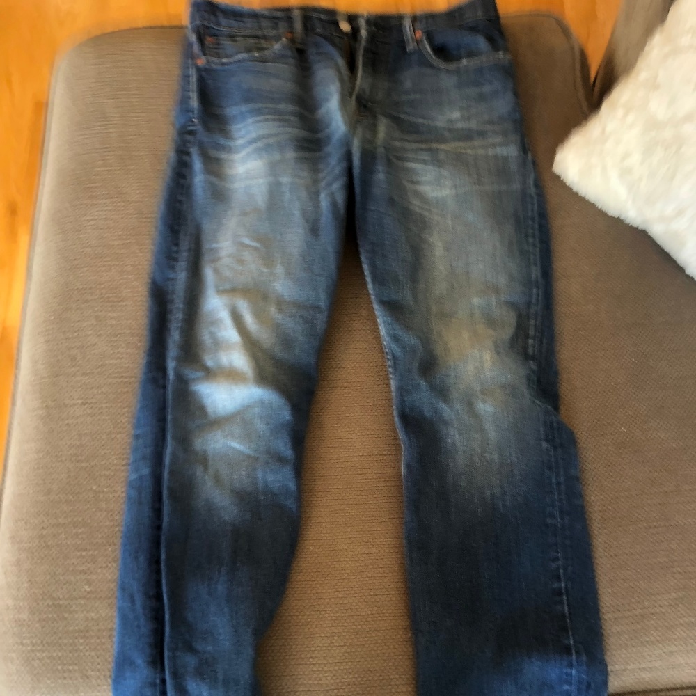 Men's Medium Wash Levi's 32 x 30